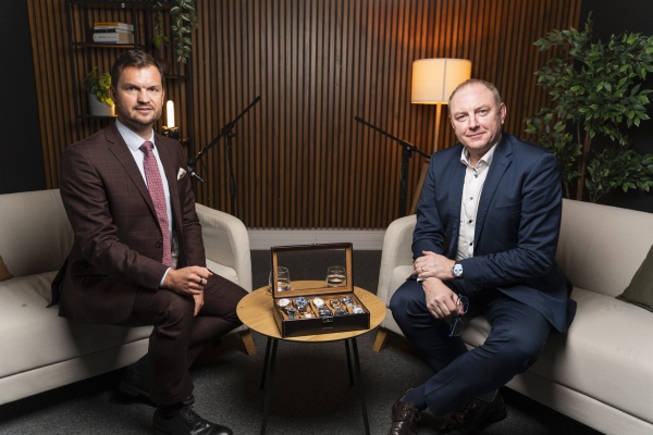 Dalibor Hanák v eDO podcastu: Luxusní hodinky, investice, rodinné řemeslo a fascinující příběhy ikonických modelů jako Omega Speedmaster.