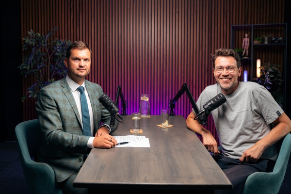 Lukáš Hejlík v eDO podcastu: Investuju, spořím, zlato už ani nevím, kde mám. Humři do pusy mi nelítají.